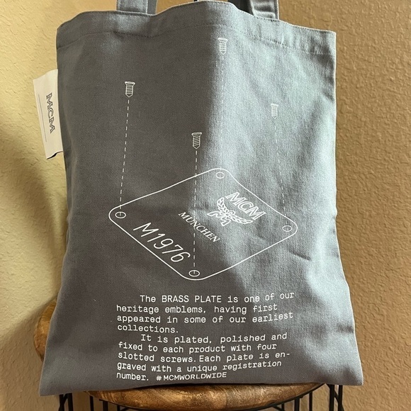 MCM LIMITED CANVAS TOTE - Picture 8 of 8